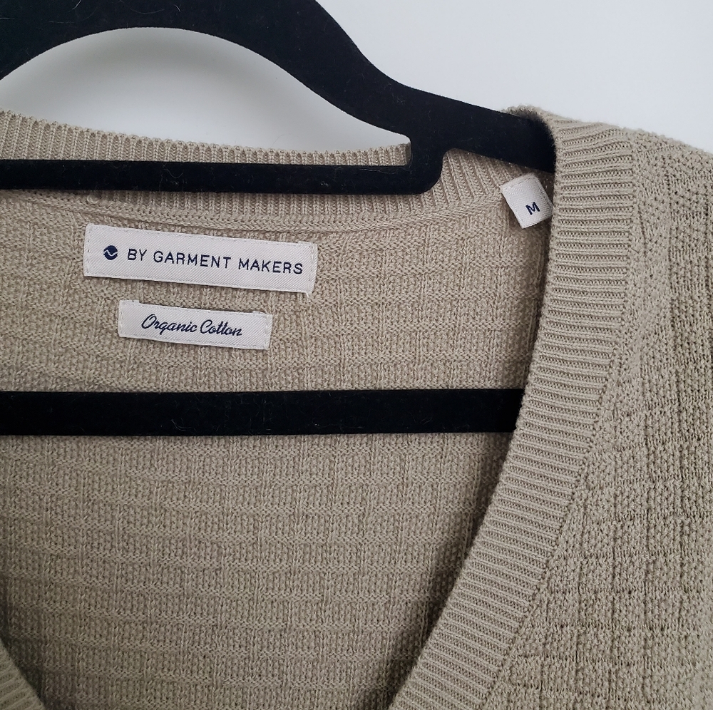 Beige Textured Knit Sweater Vest - Picture 2 of 4